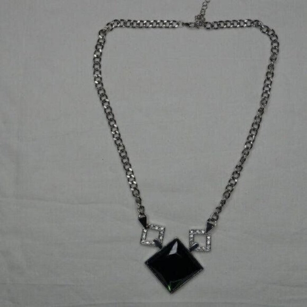 Silver Tone Necklace with Emerald Green Color Stone